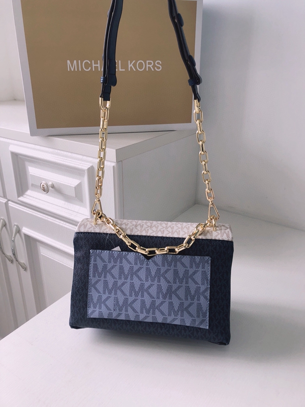 マイケルコースバッグ背面デザイン